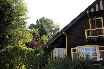 Das Gebäude in dem sich die Ferienwohnung befindet