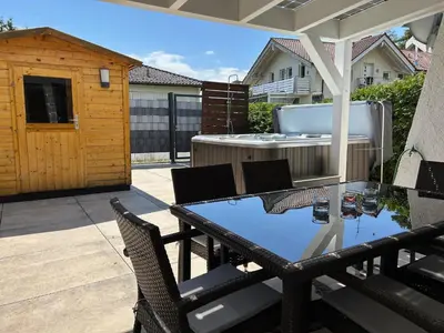 Das Gebäude in dem sich das Ferienhaus befindet