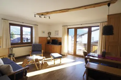 Ein Sitzbereich in der Unterkunft Ferienwohnungen Haus-Diane
