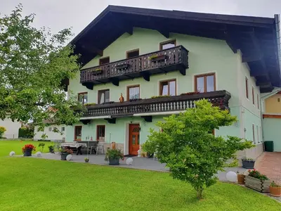 Ein Garten an der Unterkunft Dwingelo-Lütten Angela Brandstätter Hof | Chiemgau Karte