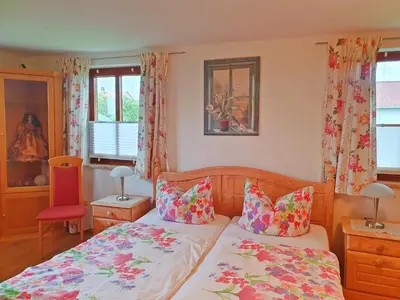 Ein Bett oder Betten in einem Zimmer der Unterkunft Dwingelo-Lütten Angela Brandstätter Hof | Chiemgau Karte