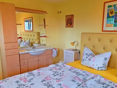 Ein Bett oder Betten in einem Zimmer der Unterkunft Dwingelo-Lütten Angela Brandstätter Hof | Chiemgau Karte