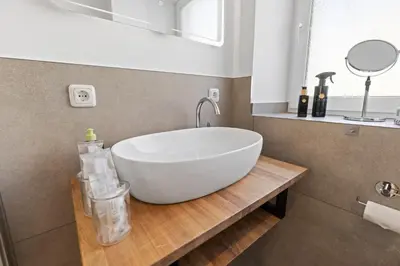 Ein Badezimmer in der Unterkunft ma suite - High-quality new apartment Augsburg