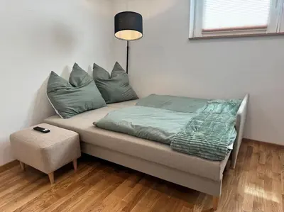 Ein Bett oder Betten in einem Zimmer der Unterkunft 1,5-Zimmer, Top ausgestattet, 4 Pers, Souterrain, Self Check-in, Parkplatz, Netflix & Amazon Prime