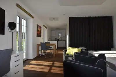 Küche/Küchenzeile in der Unterkunft Schickes Apartment in Landhausvilla am Chiemsee