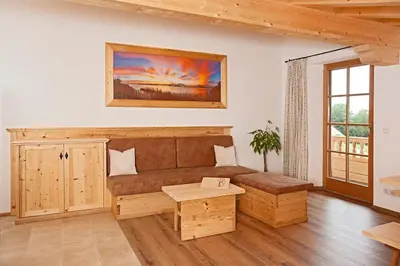 Ein Sitzbereich in der Unterkunft Thaurerhof Urlaub auf dem Bauernhof