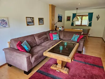 Ein Sitzbereich in der Unterkunft Ferienhaus am Tegernsee, Ferienhaus Gottschlicht