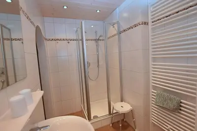 Ein Badezimmer in der Unterkunft Gästehaus Bergfrieden, Ferienwohnung Eva