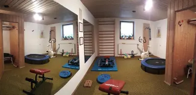 Das Fitnesscenter und/oder die Fitnesseinrichtungen in der Unterkunft Gästehaus Bergfrieden, Ferienwohnung Andrea