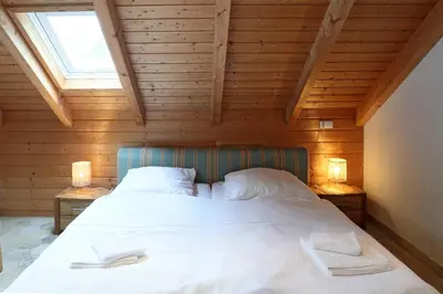 Ein Bett oder Betten in einem Zimmer der Unterkunft Unique Luxury Villa 22 min to Munich 290m2 Pool Sauna