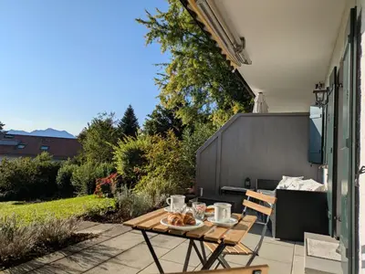 Ein Garten an der Unterkunft Ferienwohnung EG mit Bergblick