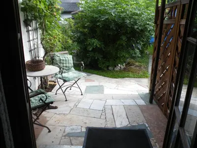 Ein Garten an der Unterkunft Apartment Bernd