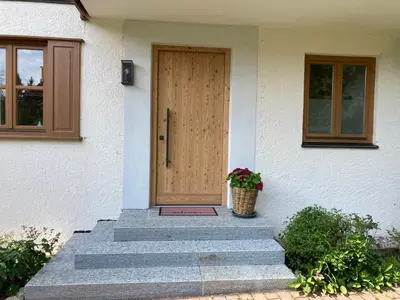 Eine Fassade oder ein Eingang zu Bett & Berge - Ferienapartment in den Schlierseer Bergen