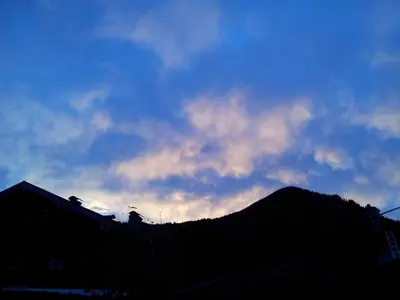 Ein allgemeiner Bergblick oder ein Berglick von der Ferienwohnung aus
