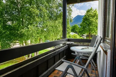 Ein allgemeiner Bergblick oder ein Berglick von der Ferienwohnung aus