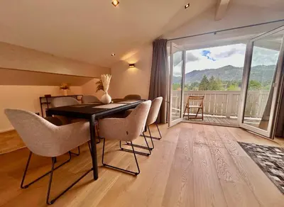 Ein allgemeiner Bergblick oder ein Berglick von der Ferienwohnung aus