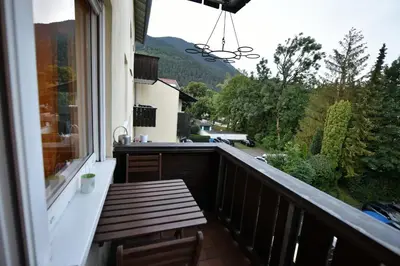 Ein allgemeiner Bergblick oder ein Berglick von der Ferienwohnung aus