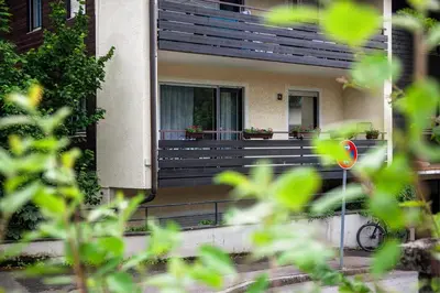 Das Gebäude in dem sich die Ferienwohnung befindet