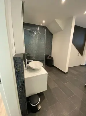 Ein Badezimmer in der Unterkunft Atelierhaus Zentrum,ruhig,HT herzlich willkommen