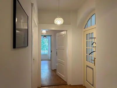 TV/Unterhaltungsangebot in der Unterkunft Ferienwohnung Villa Victoria mit grandiosem Seeblick und Gartennutzung in Jugendstil Villa
