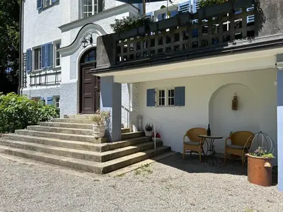 Das Gebäude in dem sich die Ferienwohnung befindet