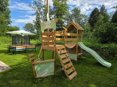 Ein Kinderspielbereich in der Unterkunft Ferienwohnung Okami-Familie Bernöcker