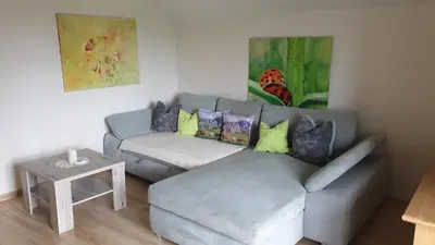 Ein Sitzbereich in der Unterkunft Ferienwohnung Sonnenblume