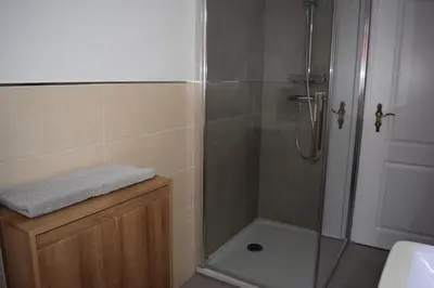 Ein Badezimmer in der Unterkunft Haus Tala