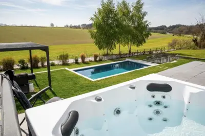 Der Swimmingpool an oder in der Nähe von Luxury Loft I Pool, Whirlpool & Sauna I Close to Munich