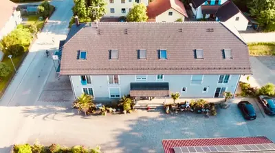 Das Gebäude in dem sich die Pension befindet