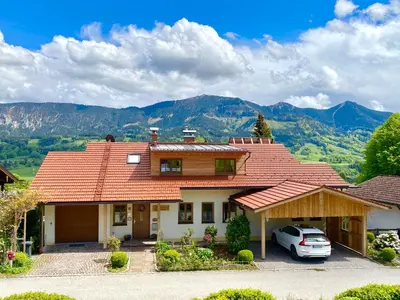 Ein allgemeiner Bergblick oder ein Berglick von der Ferienwohnung aus