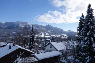 Ein allgemeiner Bergblick oder ein Berglick von der Ferienwohnung aus