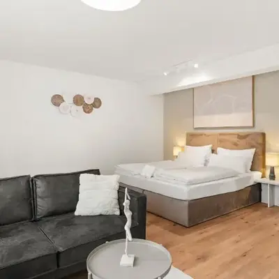 YUVA HOMES in Untermeitingen