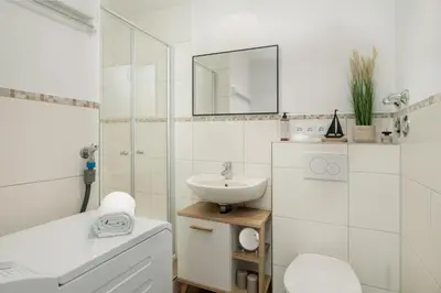 Ein Badezimmer in der Unterkunft FENJOY Design Studio Apartment