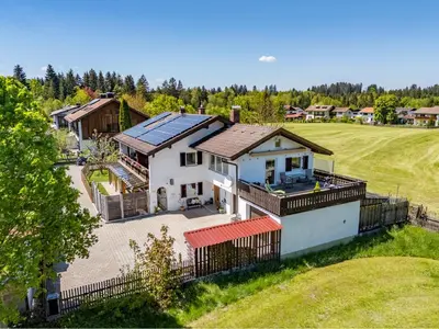 Das Gebäude in dem sich die Ferienwohnung befindet