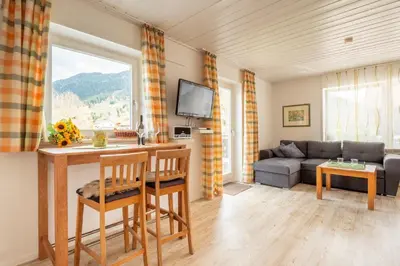 Ein allgemeiner Bergblick oder ein Berglick von der Ferienwohnung aus