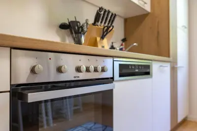 Küche/Küchenzeile in der Unterkunft SweetHome - Küche, Stellplatz, WLAN, Nähe S-Bahn