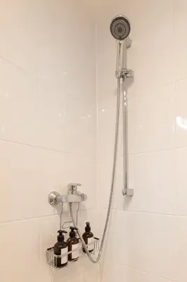 Ein Badezimmer in der Unterkunft SweetHome - Küche, Stellplatz, WLAN, Nähe S-Bahn