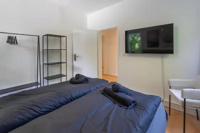 TV/Unterhaltungsangebot in der Unterkunft SweetHome - Küche, Stellplatz, WLAN, Nähe S-Bahn