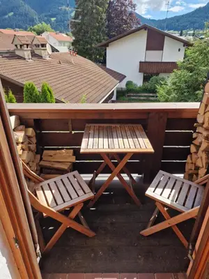 Ein allgemeiner Bergblick oder ein Berglick von der Ferienwohnung aus