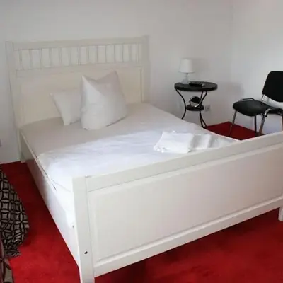 Pension De Lux Königsbrunn
