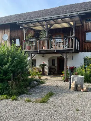 Das Gebäude in dem sich die Ferienwohnung befindet