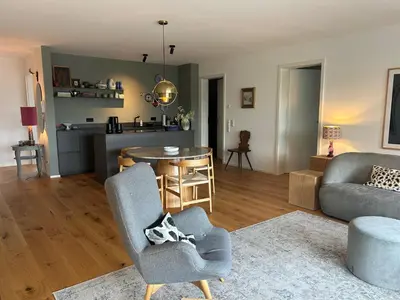 Ein Sitzbereich in der Unterkunft Ferienwohnung Mühlbach
