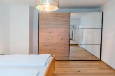 Ein Bett oder Betten in einem Zimmer der Unterkunft Ferienwohnung Jelen - Kaffee - Tee - Lichthof - 135 qm