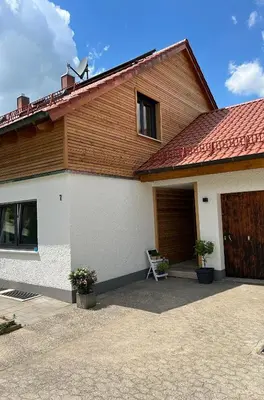 Das Gebäude in dem sich die Ferienwohnung befindet