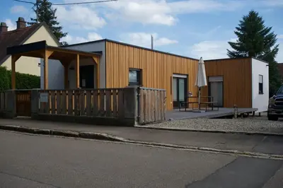 Das Gebäude in dem sich die Ferienwohnung befindet