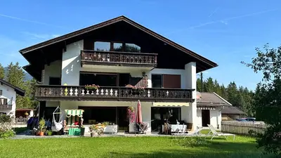 Das Gebäude in dem sich die Ferienwohnung befindet