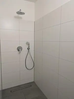 Ein Badezimmer in der Unterkunft Munich Apartment 110 qm with 3 Bedrooms very cetral location 1 to 10 Guests