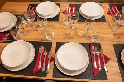 Getränke in der Unterkunft Munich Apartment 110 qm with 3 Bedrooms very cetral location 1 to 10 Guests