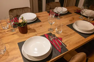 Getränke in der Unterkunft Munich Large Apartment 155 qm with 4 Bedrooms top located 1 to 12 guests